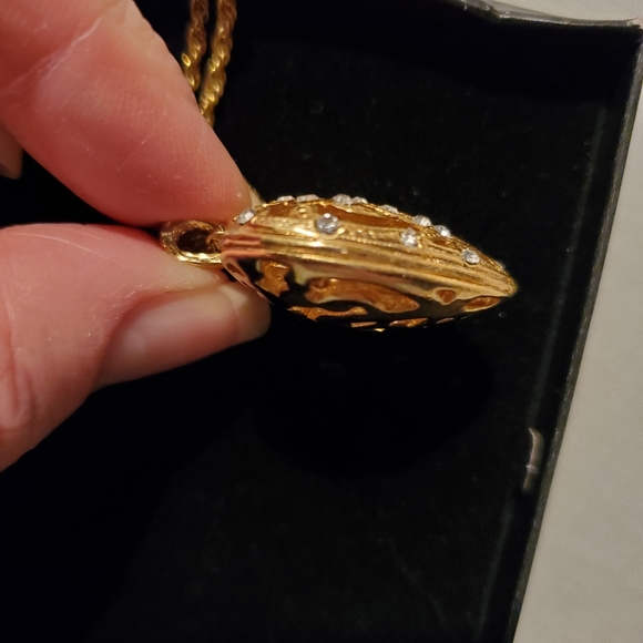 🌟 Vintage Filigree Puff Heart - Goldtone with CZ - Picture 5 of 6